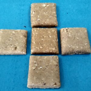Sesame jaggery brittle pieces