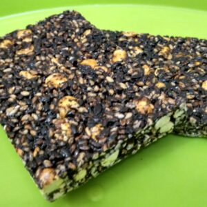 Til Patti sesame brittle close up
